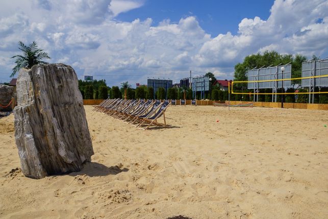 Plaża WildBeach otwarta! Przed nami "wieczorek seniora", potem kino plenerowe i dyskoteki.  Ale to nie koniec atrakcji...  - Zdjęcie główne