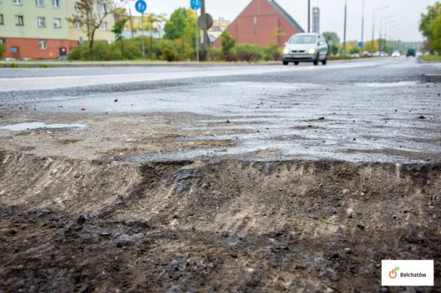 Uwaga kierowcy! Remonty na ulicach Bełchatowa. Występują utrudnienia [FOTO] - Zdjęcie główne