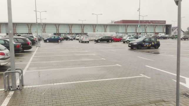 Tak właśnie czasami znikają auta z parkingów - Zdjęcie główne