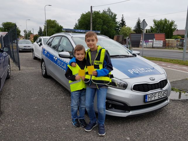 Policjanci łapali na Czaplinieckiej. Kary wymierzały dzieci  - Zdjęcie główne