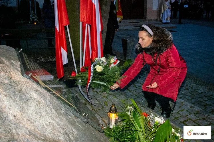 Upamiętniono Żołnierzy Wyklętych. Pod pomnikiem złożone zostały kwiaty [FOTO] - Zdjęcie główne