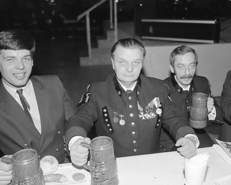 Karczmy piwne na historycznych zdjęciach. Zobacz, jak dawniej bawili się górnicy [FOTO] - Zdjęcie główne