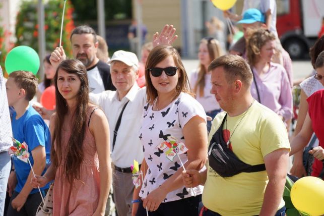 [FOTORELACJA] [VIDEO] V Marsz dla Życia i Rodziny przeszedł ulicami miasta - Zdjęcie główne