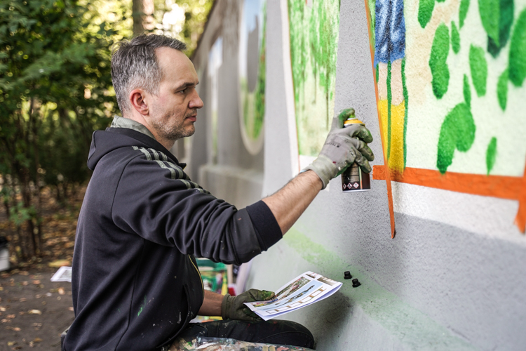 Mural na placu Narutowicza już prawie gotowy. Czy spodoba się mieszkańcom? [FOTO] - Zdjęcie główne