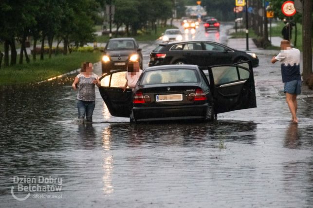 Bełchatów pod wodą! Po burzy strażacy mieli ręce pełne pracy [FOTO][VIDEO] - Zdjęcie główne