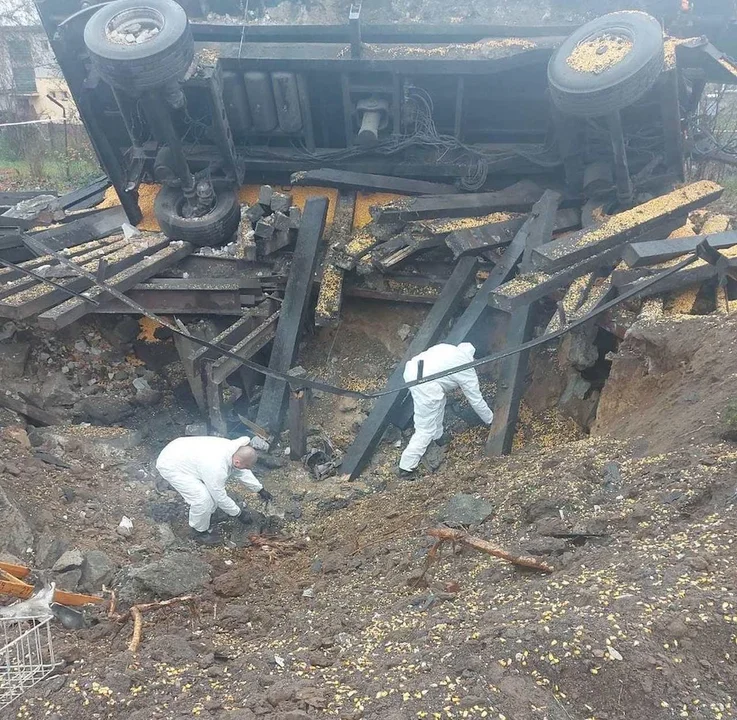 Wybuch przy polskiej granicy. Służby zbierają dowody i wyjaśniają, kto wystrzelił pocisk. Sprawa nie jest oczywista - Zdjęcie główne