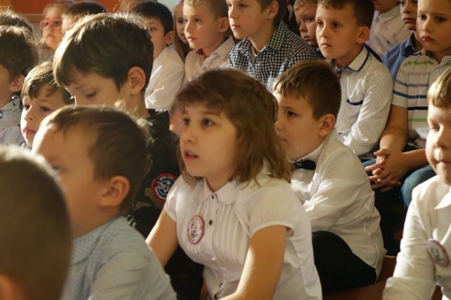 W Dobiecinie odśpiewali najpiękniejsze pieśni patriotyczne  [FOTO] - Zdjęcie główne