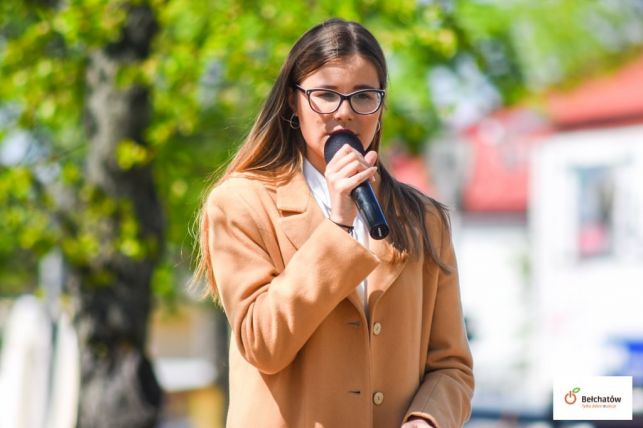 "Oda do radości" na pl. Narutowicza. Tak bełchatowianie uczcili rocznicę wejścia do Unii Europejskiej [FOTO] - Zdjęcie główne