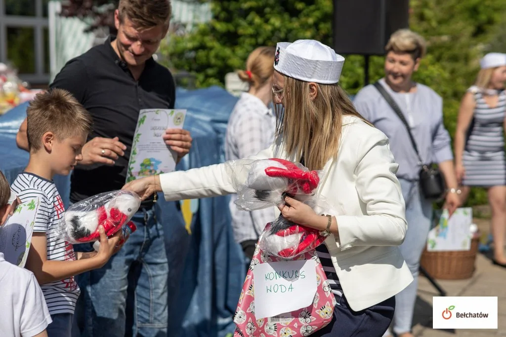 Gry i zabawy dla całej rodziny. Tak wyglądał piknik rodzinny w Przeszkolu Samorządowym nr 5 [FOTO] - Zdjęcie główne