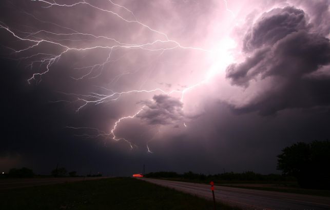 Uwaga! Możliwe burze nad Bełchatowem - Zdjęcie główne