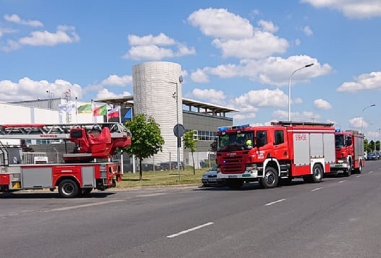 Zapalił się gaz w kleszczowskim zakładzie. Strażacy ewakuowali ponad 100 osób [FOTO] - Zdjęcie główne