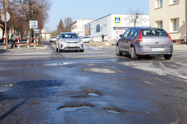 Kierowcy żądają od miasta odszkodowań. Pierwsze wnioski już trafiły do magistratu - Zdjęcie główne