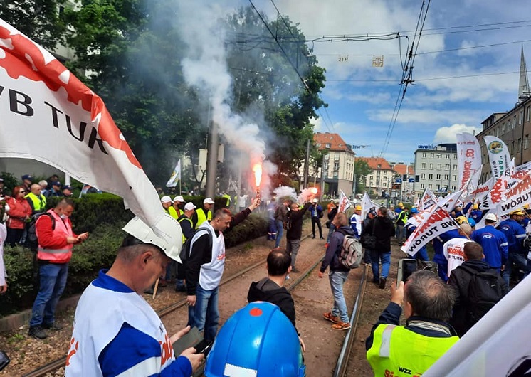 Związkowcy z PGE organizują wielką manifestację. Protestują przeciwko decyzjom Brukseli  - Zdjęcie główne