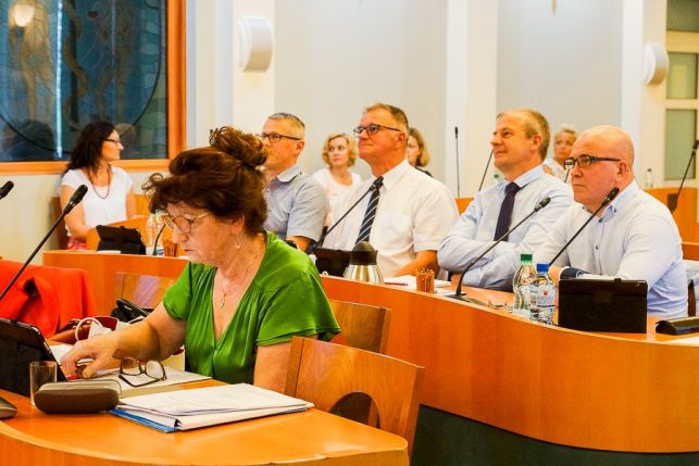 Zarząd powiatu bełchatowskiego z absolutorium - Zdjęcie główne