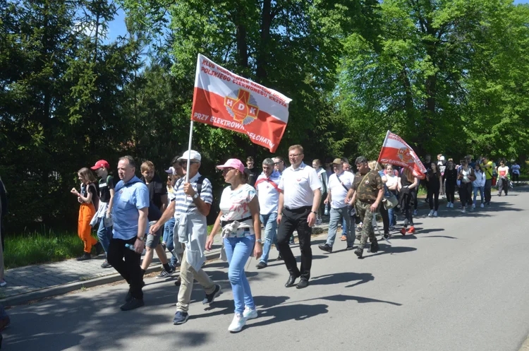 Pomaszerowali szlakiem powstańców. Dlaczego w maju, a nie w styczniu? [FOTO] - Zdjęcie główne