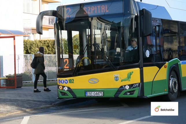 Aplikacja namierzy autobusy i pomoże wybrać najkrótszą drogę przez Bełchatów. Można ją już pobrać - Zdjęcie główne