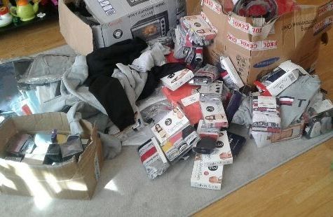 Bełchatowianin handlował lewym towarem w Internecie. Policja znalazła w jego domu spore zapasy - Zdjęcie główne