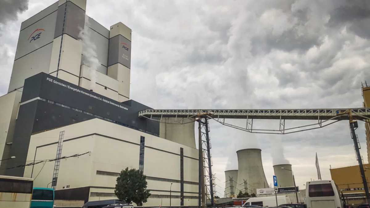 Największa elektrownia w Polsce ma kłopot. PGE znalazło "wyjście awaryjne"