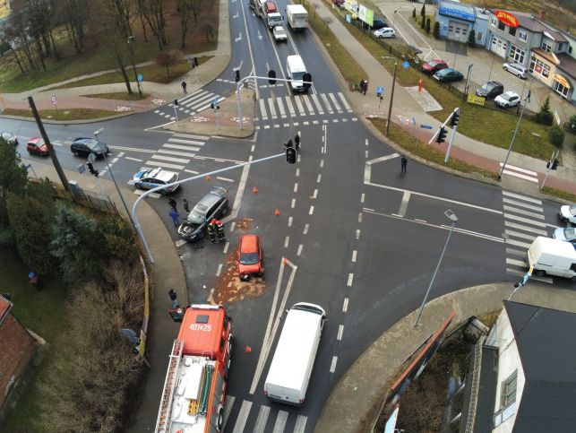 Wypadek na Czaplinieckiej. 22-latka w szpitalu [FOTO] - Zdjęcie główne