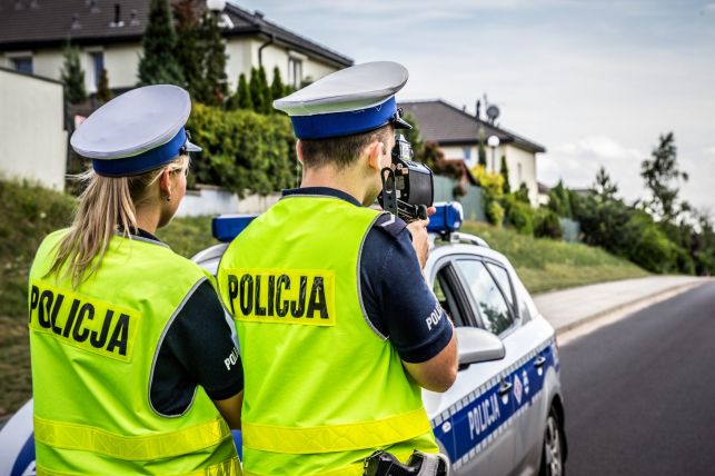 Kierowcy, rowerzyści i piesi pod lupą policji. Rusza akcja z udziałem śmigłowca - Zdjęcie główne