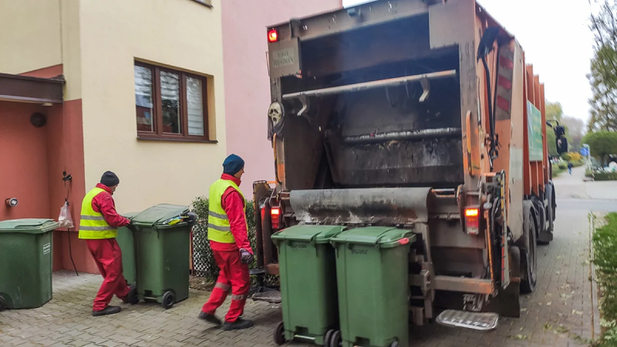 Monopolista w woj. łódzkim zarabia na śmieciach. W których miastach najdrożej?