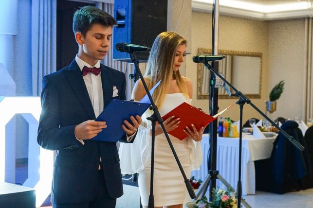 Tak bawili się na studniówce maturzyści z "Energetyka" [FOTO] - Zdjęcie główne