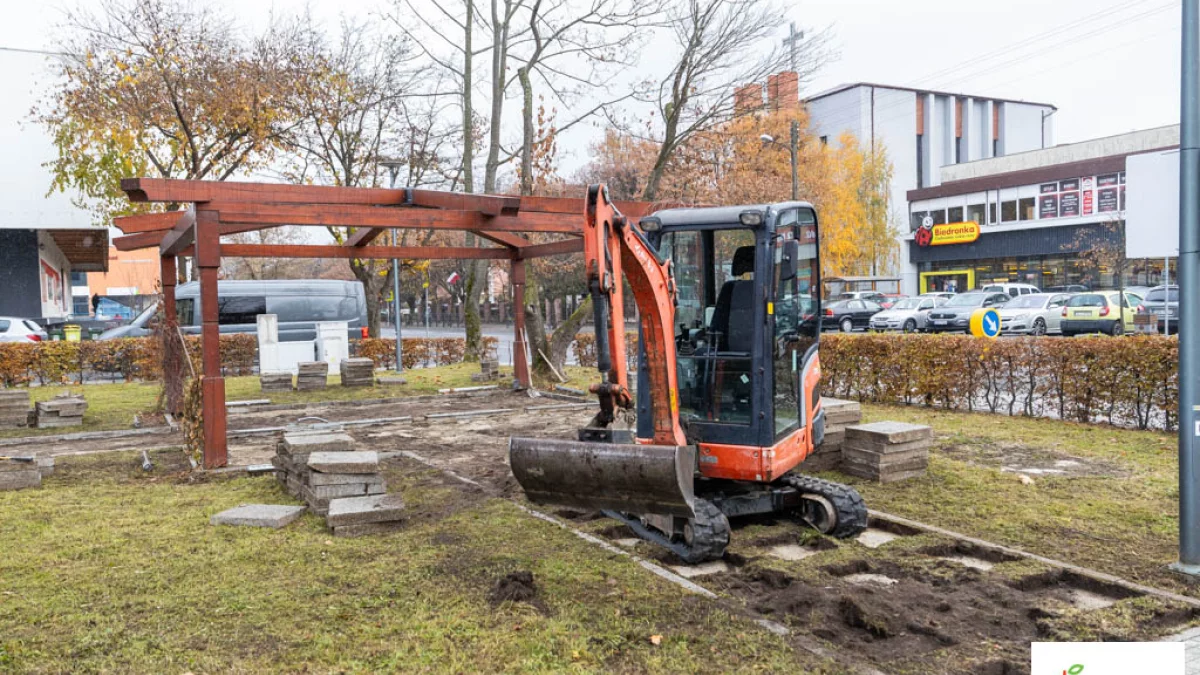 Miasto poprawia „fuszerkę” na placu w centrum. Ma pomysł na jego funkcjonowanie - Zdjęcie główne