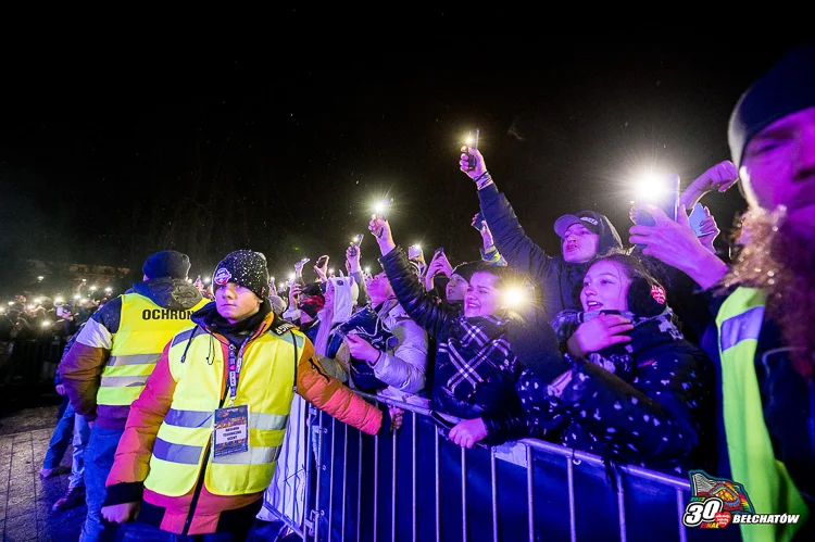 Orkiestra gorących serc zagrała w Bełchatowie. Zobacz, jak bawili się mieszkańcy [FOTO] - Zdjęcie główne