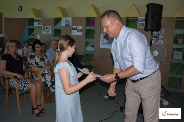 Juwenalia w Bełchatowie. Dzieci otrzymały od prezydent Marioli Czechowskiej klucze do miasta [FOTO] - Zdjęcie główne