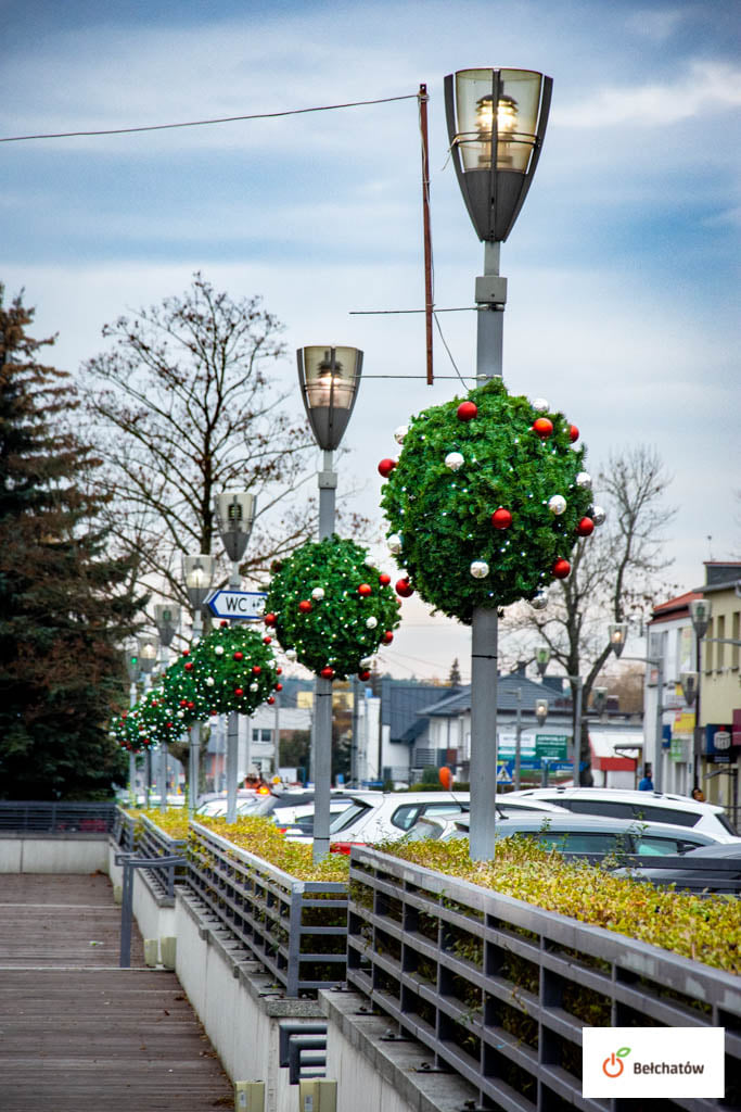 Bełchatów: Miasto ozdobiły świąteczne dekoracje