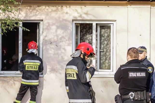 Strażacy interweniowali przy pl. Wolności. Libacja mogła skończyć się eksplozją! [FOTO] - Zdjęcie główne