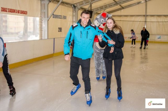 Zakończyli ferie w rytmie disco na miejskim lodowisku [FOTO] - Zdjęcie główne
