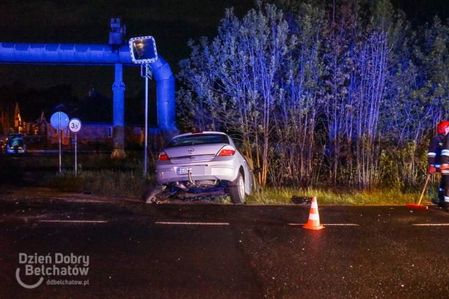 [AKUTALIZACJA] Groźnie pod Bełchatowem. Zderzenie dwóch osobówek w pobliżu miejscowości Księży Młyn [FOTO] - Zdjęcie główne