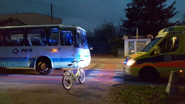 Autobus potrącił rowerzystkę na Czaplinieckiej. Poważne konsekwencje dla kierowcy - Zdjęcie główne