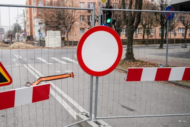 Zamknięte drogi i ruch wahadłowy. Sprawdź, gdzie będą zmiany - Zdjęcie główne