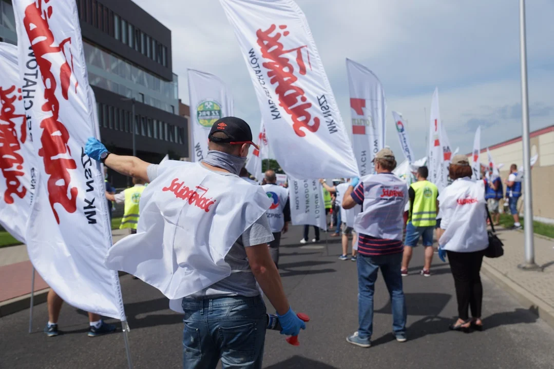 Związkowcy spotkali się z prezesami PGE na Słoku. Pogotowie strajkowe w kopalni i elektrowni  - Zdjęcie główne