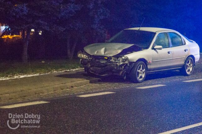 Ford kontra BMW. Pijany kierowca sprawcą zderzenia na Czaplinieckiej [FOTO] - Zdjęcie główne