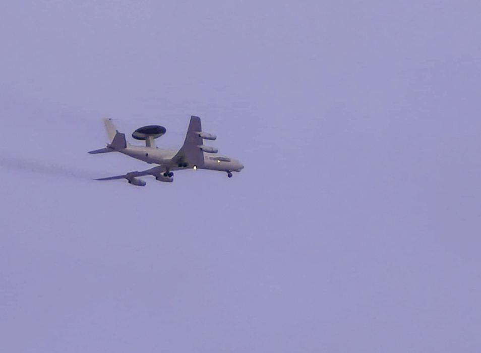 AWACS przelatujący nad Bełchatowem