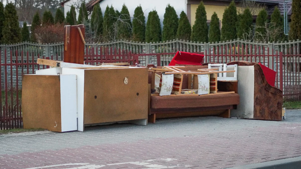 Trwa wiosenna zbiórka wielkogabarytów w Bełchatowie. Sprawdź, gdzie i kiedy