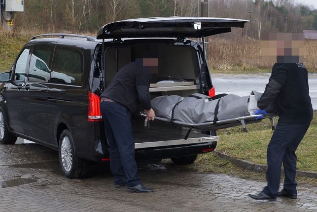 Dramatyczne sceny na Binkowie. Strażnicy znaleźli martwego mężczyznę [FOTO] - Zdjęcie główne