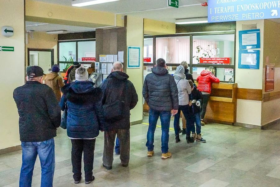 W Bełchatowie do lekarza trzeba czekać nawet… rok. Wolne terminy na NFZ na koniec stycznia - Zdjęcie główne