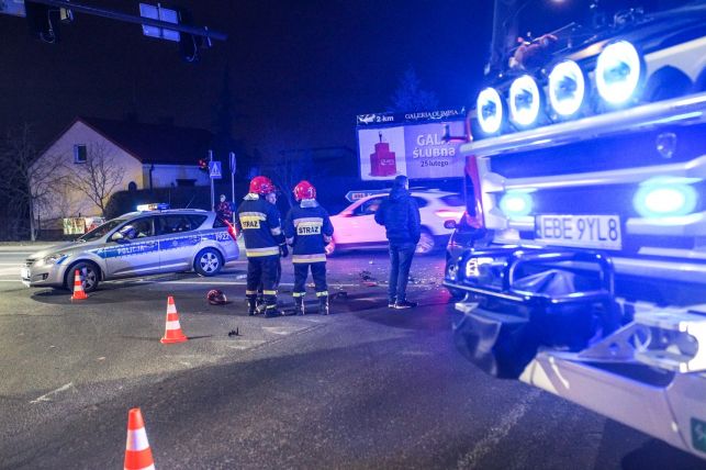 Wypadek na Staszica. Skuter kompletnie roztrzaskany [FOTO] - Zdjęcie główne