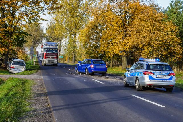 Uwaga kierowcy! Wypadek w Kąciku. Trzy osoby w szpitalu [FOTO] - Zdjęcie główne