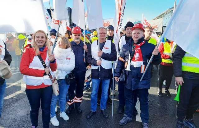 Związkowcy z Bełchatowa na manifestacji w Luksemburgu - Zdjęcie główne