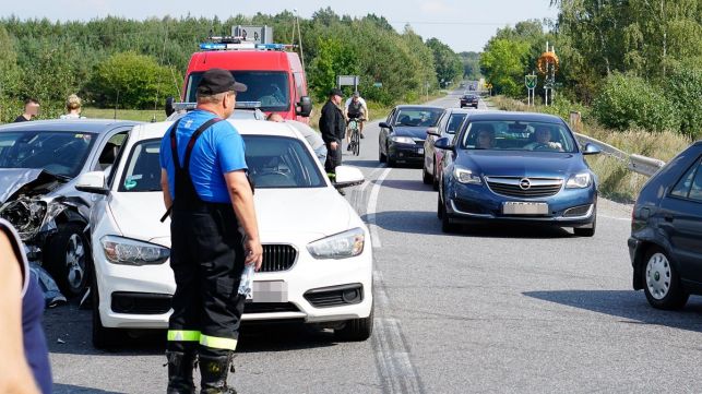 Wypadek pod Kleszczowem. Jedna osoba w szpitalu [FOTO] - Zdjęcie główne