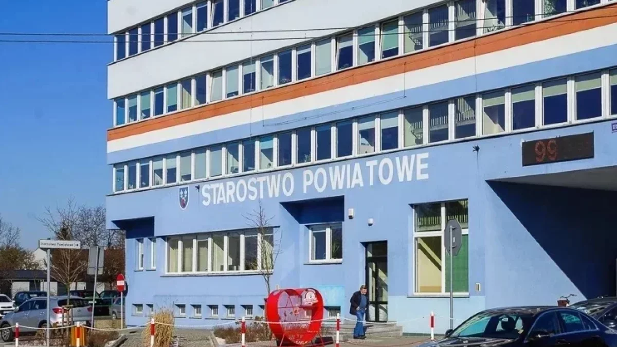 Starostwo poszukuje nowego kierownika. Sprawdź, co zrobić, żeby dostać pracę - Zdjęcie główne