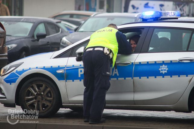 Bełchatowscy policjanci podsumowali długi weekend. Nie obyło się bez wypadków i rannych - Zdjęcie główne