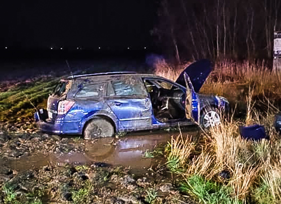 Wypadek pod Ruścem. Samochody wyrzuciło z drogi. Trzy osoby trafiły do szpitala [FOTO] - Zdjęcie główne