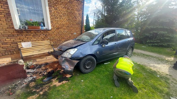 Ranny 11-latek trafił do szpitala w Bełchatowie. Wszystko przez pijanego kierowcę [FOTO] - Zdjęcie główne