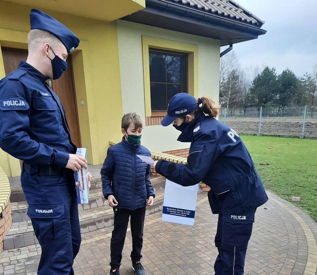 Natan i Jessica nagrodzeni przez policję. Funkcjonariusze odwiedzili młodych mieszkańców powiatu  - Zdjęcie główne